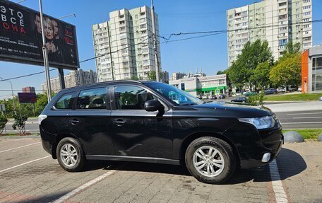 Mitsubishi Outlander III рестайлинг 3, 2014 год, 1 490 000 рублей, 6 фотография
