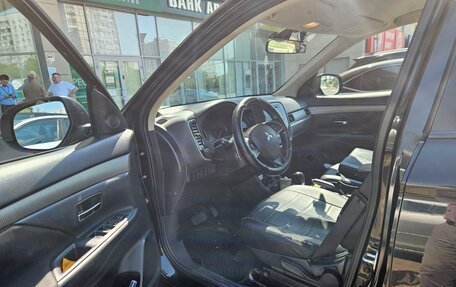 Mitsubishi Outlander III рестайлинг 3, 2014 год, 1 490 000 рублей, 7 фотография
