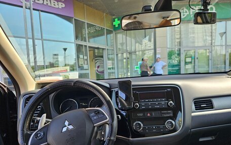 Mitsubishi Outlander III рестайлинг 3, 2014 год, 1 490 000 рублей, 8 фотография