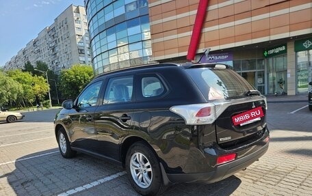 Mitsubishi Outlander III рестайлинг 3, 2014 год, 1 490 000 рублей, 3 фотография