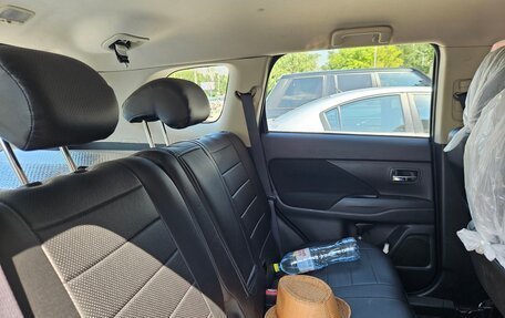 Mitsubishi Outlander III рестайлинг 3, 2014 год, 1 490 000 рублей, 9 фотография