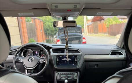 Volkswagen Tiguan II, 2019 год, 2 449 000 рублей, 12 фотография