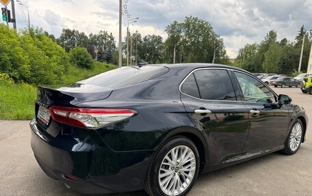 Toyota Camry, 2019 год, 3 150 000 рублей, 4 фотография