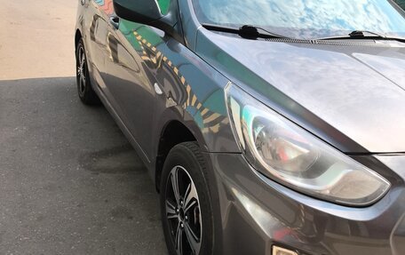 Hyundai Solaris II рестайлинг, 2013 год, 520 000 рублей, 2 фотография