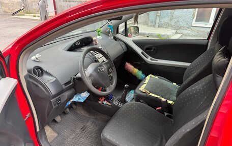 Toyota Yaris III рестайлинг, 2007 год, 600 000 рублей, 19 фотография