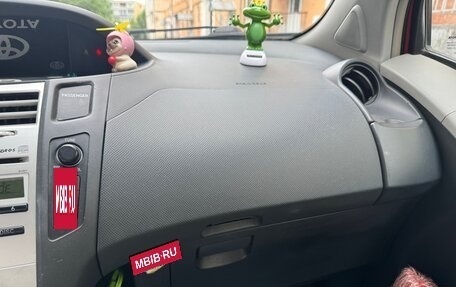 Toyota Yaris III рестайлинг, 2007 год, 600 000 рублей, 8 фотография