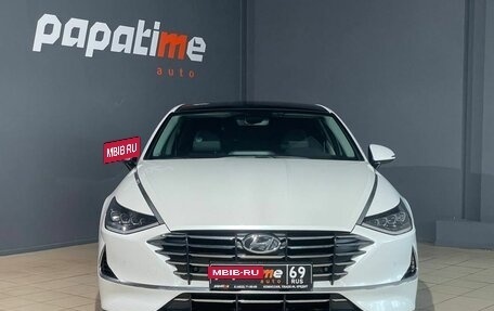 Hyundai Sonata VIII, 2021 год, 2 450 000 рублей, 2 фотография