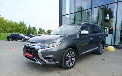 Mitsubishi Outlander III рестайлинг 3, 2018 год, 1 899 000 рублей, 1 фотография