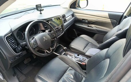 Mitsubishi Outlander III рестайлинг 3, 2018 год, 1 899 000 рублей, 20 фотография