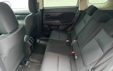 Mitsubishi Outlander III рестайлинг 3, 2019 год, 2 298 900 рублей, 15 фотография
