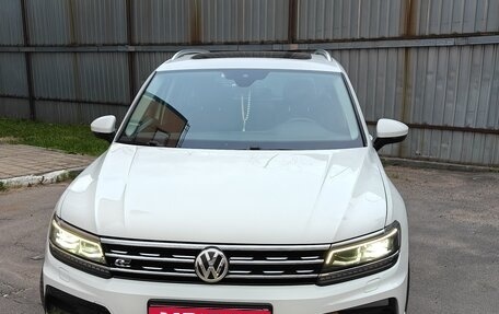 Volkswagen Tiguan II, 2018 год, 2 600 000 рублей, 1 фотография