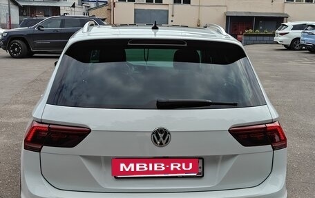 Volkswagen Tiguan II, 2018 год, 2 600 000 рублей, 4 фотография