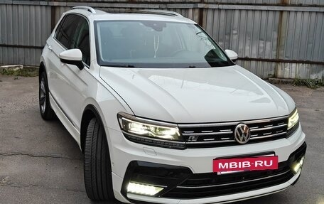 Volkswagen Tiguan II, 2018 год, 2 600 000 рублей, 3 фотография