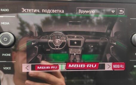 Volkswagen Tiguan II, 2018 год, 2 600 000 рублей, 16 фотография