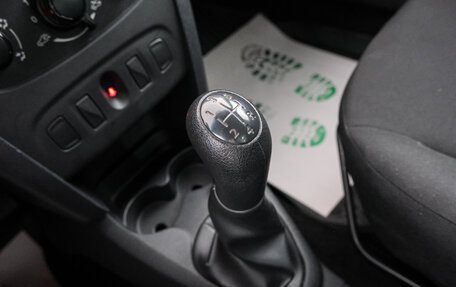 Renault Logan II, 2016 год, 749 000 рублей, 17 фотография