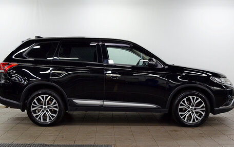 Mitsubishi Outlander III рестайлинг 3, 2020 год, 2 050 000 рублей, 5 фотография
