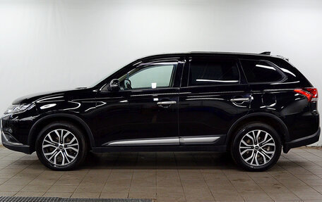 Mitsubishi Outlander III рестайлинг 3, 2020 год, 2 050 000 рублей, 4 фотография