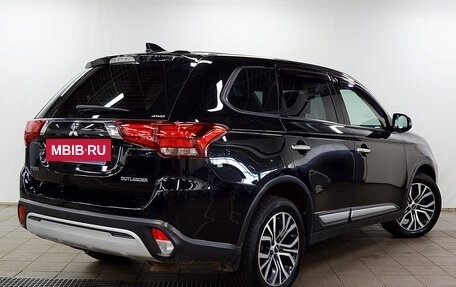 Mitsubishi Outlander III рестайлинг 3, 2020 год, 2 050 000 рублей, 3 фотография