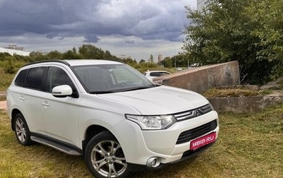 Mitsubishi Outlander III рестайлинг 3, 2013 год, 1 350 000 рублей, 1 фотография