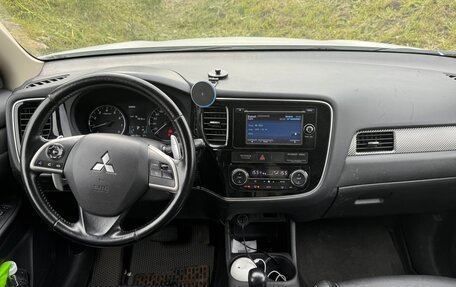 Mitsubishi Outlander III рестайлинг 3, 2013 год, 1 350 000 рублей, 11 фотография