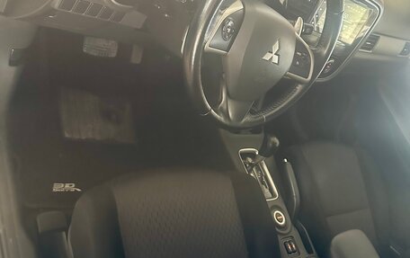 Mitsubishi Outlander III рестайлинг 3, 2014 год, 1 270 000 рублей, 9 фотография