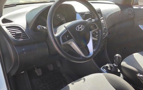 Hyundai Solaris II рестайлинг, 2014 год, 1 150 000 рублей, 19 фотография