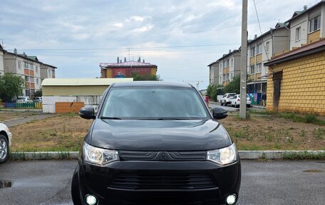 Mitsubishi Outlander III рестайлинг 3, 2012 год, 1 600 000 рублей, 11 фотография