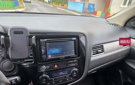 Mitsubishi Outlander III рестайлинг 3, 2012 год, 1 600 000 рублей, 10 фотография
