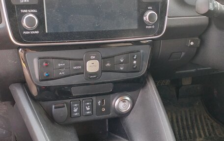 Nissan Leaf II, 2018 год, 1 890 000 рублей, 8 фотография