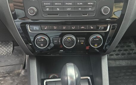 Volkswagen Jetta VI, 2016 год, 1 350 000 рублей, 11 фотография