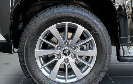 Mitsubishi Pajero Sport III рестайлинг, 2017 год, 2 449 000 рублей, 17 фотография