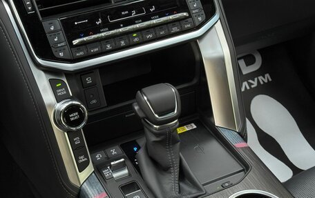 Toyota Land Cruiser, 2025 год, 12 690 000 рублей, 9 фотография