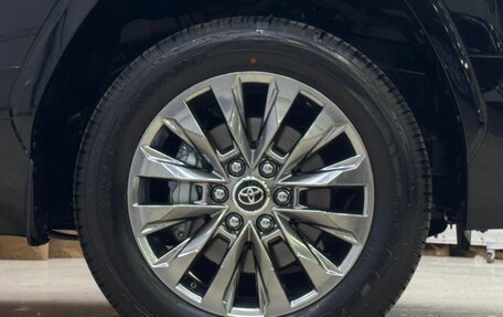 Toyota Land Cruiser, 2025 год, 12 690 000 рублей, 26 фотография