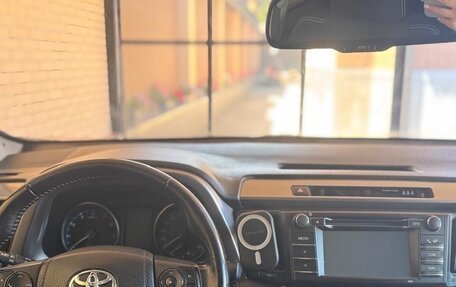 Toyota RAV4, 2015 год, 1 900 000 рублей, 8 фотография