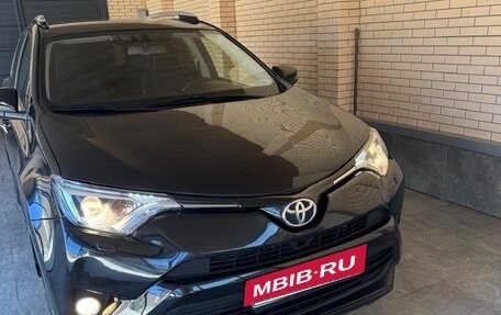 Toyota RAV4, 2015 год, 1 900 000 рублей, 2 фотография