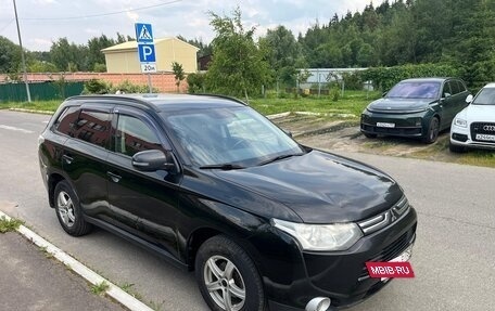 Mitsubishi Outlander III рестайлинг 3, 2013 год, 780 000 рублей, 2 фотография