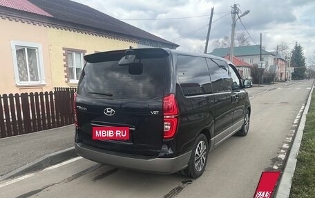Hyundai Grand Starex Grand Starex I рестайлинг 2, 2021 год, 3 700 000 рублей, 10 фотография