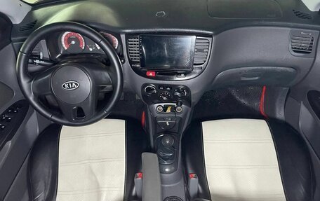 KIA Rio II, 2011 год, 500 000 рублей, 16 фотография