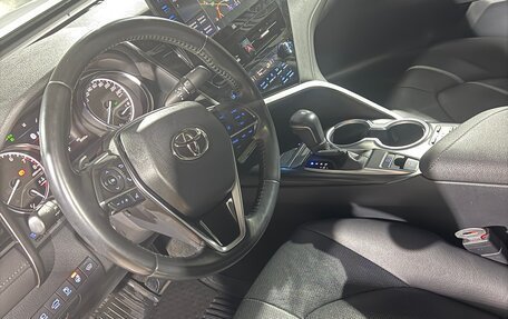 Toyota Camry, 2021 год, 3 450 000 рублей, 5 фотография
