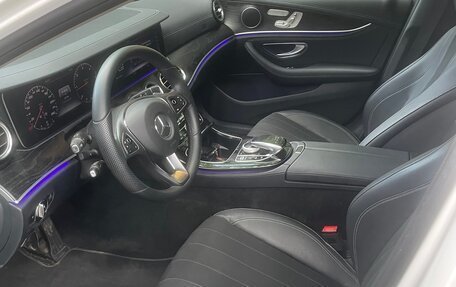 Mercedes-Benz E-Класс, 2017 год, 4 500 000 рублей, 7 фотография