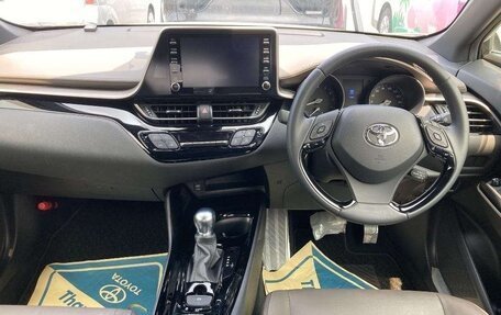 Toyota C-HR I рестайлинг, 2022 год, 1 450 000 рублей, 2 фотография