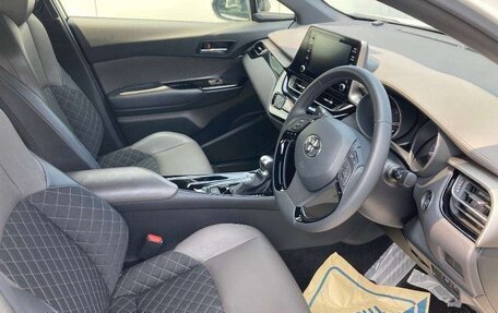 Toyota C-HR I рестайлинг, 2022 год, 1 450 000 рублей, 6 фотография