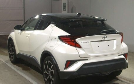 Toyota C-HR I рестайлинг, 2022 год, 1 450 000 рублей, 7 фотография