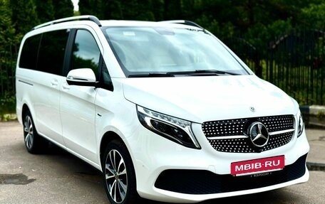Mercedes-Benz V-Класс, 2020 год, 5 750 000 рублей, 2 фотография