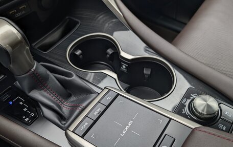 Lexus RX IV рестайлинг, 2021 год, 5 799 000 рублей, 16 фотография