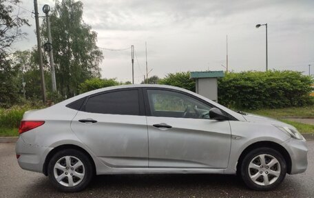Hyundai Solaris II рестайлинг, 2011 год, 550 000 рублей, 3 фотография