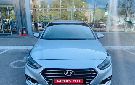 Hyundai Solaris II рестайлинг, 2018 год, 893 000 рублей, 2 фотография