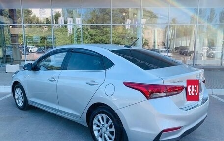 Hyundai Solaris II рестайлинг, 2018 год, 893 000 рублей, 7 фотография