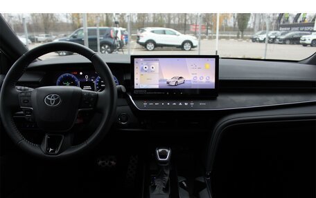 Toyota Camry, 2024 год, 3 860 000 рублей, 12 фотография