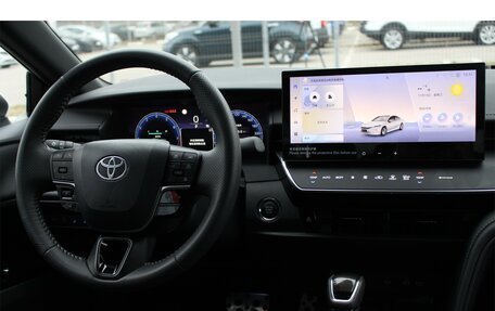Toyota Camry, 2024 год, 3 860 000 рублей, 13 фотография